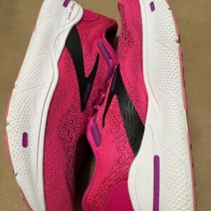 Brooks Ghost Max Road Running Shoes Sneakers Womens 9.5 B Pink Low 1203951B628